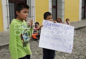 VECINOS DE GALAXIA LA CALERA EXIGEN ESCUELA