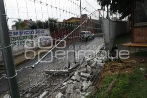 LLUVIAS DERRIBAN BARDA EN ESCUELA PRIMARIA