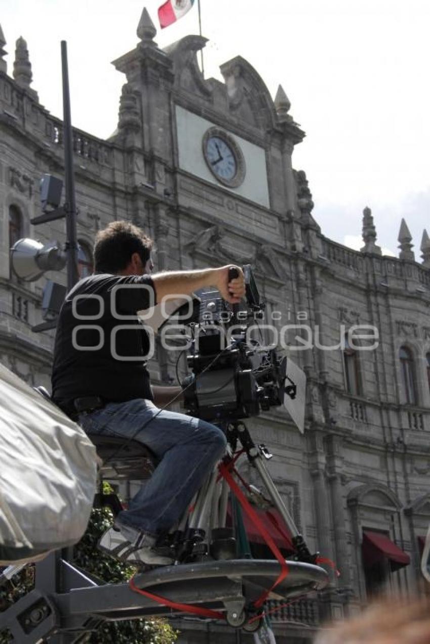 TONY GALI GRABA SPOT EN EL ZÓCALO