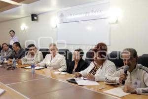 SE REÚNEN DIPUTADOS CON PERSONAS DE LA TERCERA EDAD