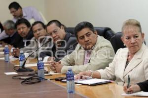 SE REÚNEN DIPUTADOS CON PERSONAS DE LA TERCERA EDAD