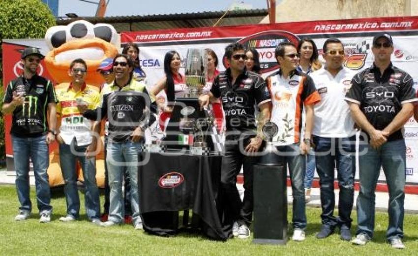 CARRERA NASCAR TOYOTA SERIES