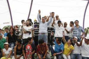FRANCO RODRÍGUEZ CON JÓVENES SKATES