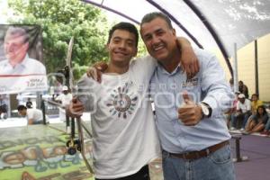 FRANCO RODRÍGUEZ CON JÓVENES SKATES