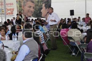 TONY GALI CON RED DE MUJERES