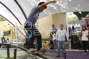 FRANCO RODRÍGUEZ CON JÓVENES SKATES