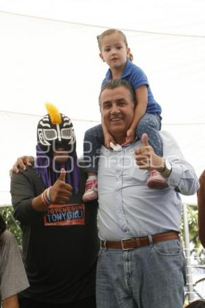 FRANCO RODRÍGUEZ CON JÓVENES SKATES