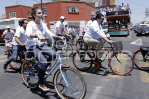 FRANCO RODRÍGUEZ Y LAURA BALLESTEROS RECORREN LA 25 PONIENTE EN BICI