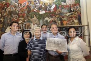 RETIRAN A MARÍN DE MURAL DEL AYUNTAMIENTO