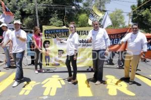 FRANCO RODRÍGUEZ Y LAURA BALLESTEROS REALIZAN PINTA DE CEBRAS