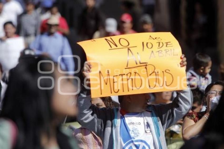 MANIFESTACIÓN EN CONTRA DEL METROBÚS