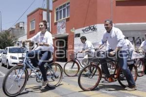 FRANCO RODRÍGUEZ Y LAURA BALLESTEROS RECORREN LA 25 PONIENTE EN BICI