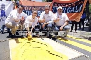 FRANCO RODRÍGUEZ Y LAURA BALLESTEROS REALIZAN PINTA DE CEBRAS