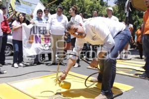 FRANCO RODRÍGUEZ Y LAURA BALLESTEROS REALIZAN PINTA DE CEBRAS