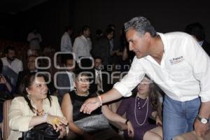 FRANCO RODRÍGUEZ DURANTE EL DEBATE DE CANDIDATOS A PRESIDENTE MUNICIPAL