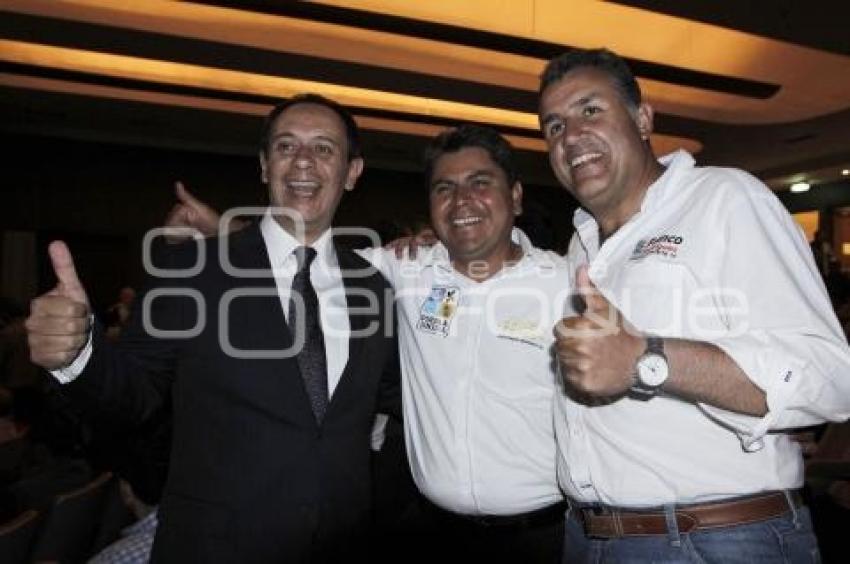 FRANCO RODRÍGUEZ DURANTE EL DEBATE DE CANDIDATOS A PRESIDENTE MUNICIPAL