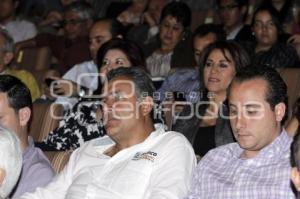 FRANCO RODRÍGUEZ DURANTE EL DEBATE DE CANDIDATOS A PRESIDENTE MUNICIPAL