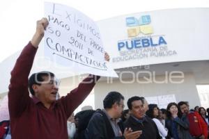 MANIFESTACIÓN DE MAESTROS EN LA SEP