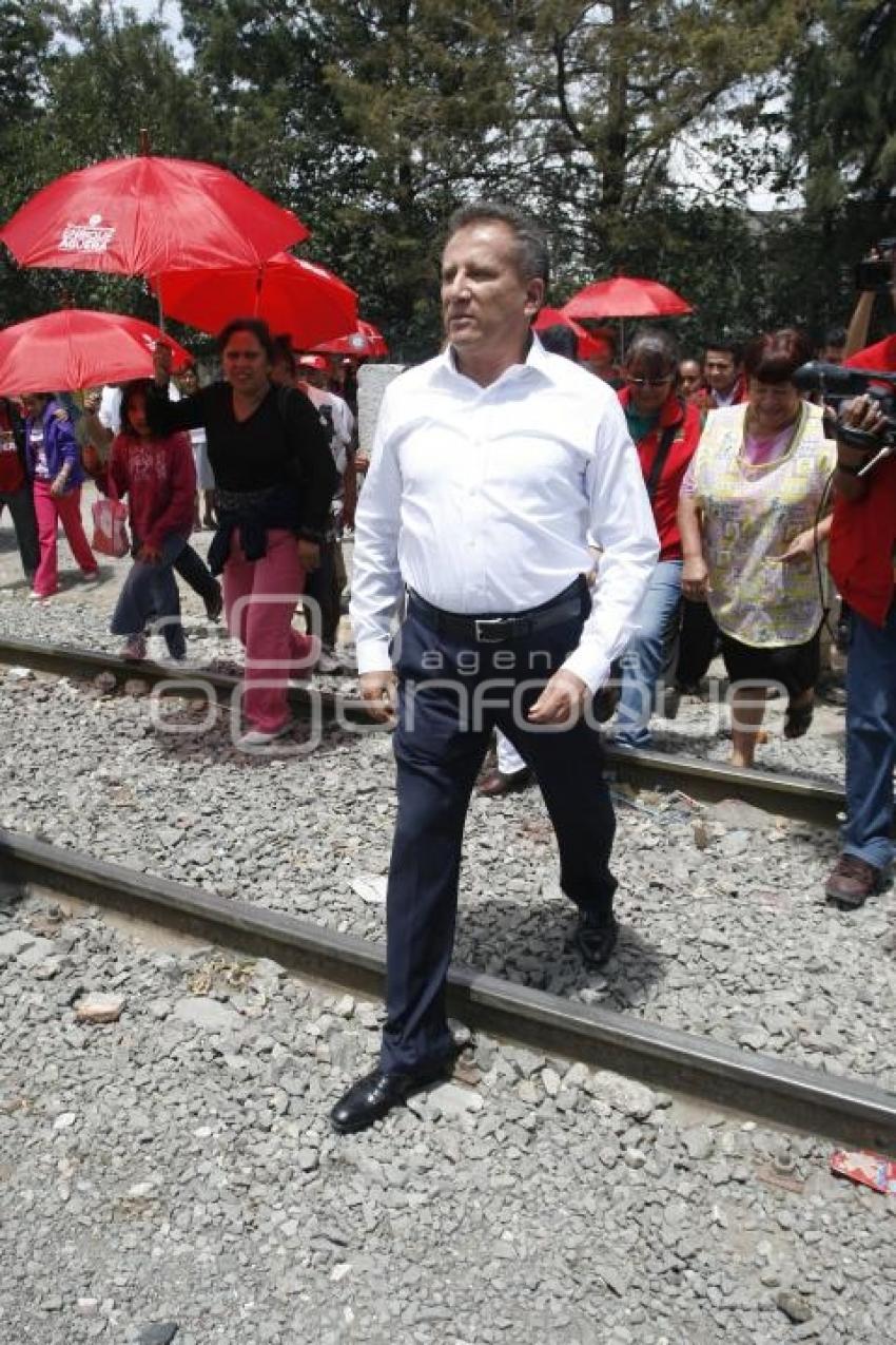 ENRIQUE AGÜERA RECORRE SAN PABLO XOCHIMEHUACAN