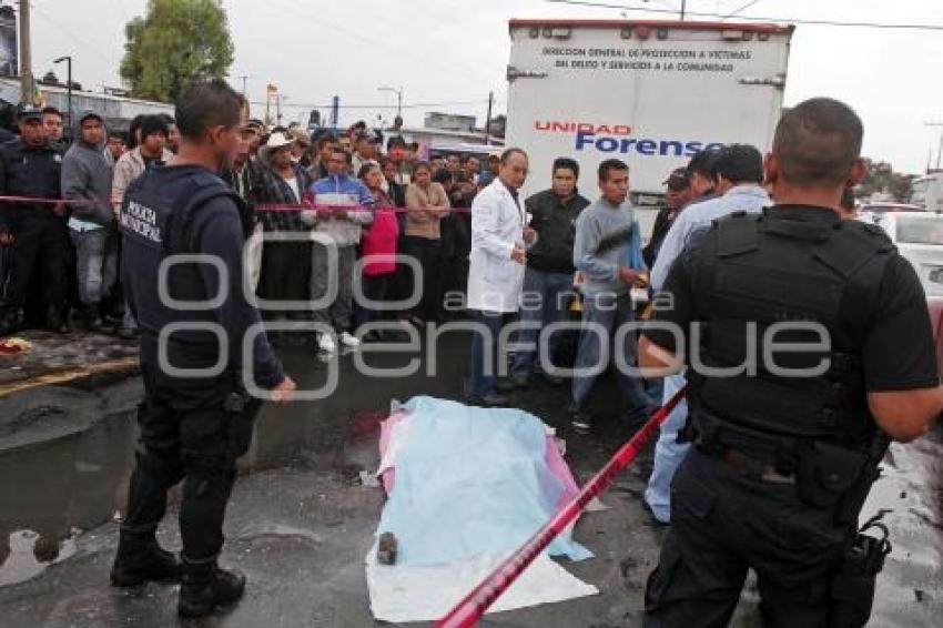 MUERE MUJER ATROPELLADA . MERCADO HIDALGO