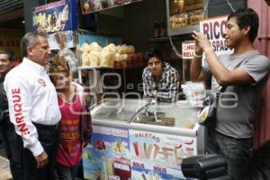 ENRIQUE AGÜERA CON COMERCIANTES DEL CENTRO HISTÓRICO