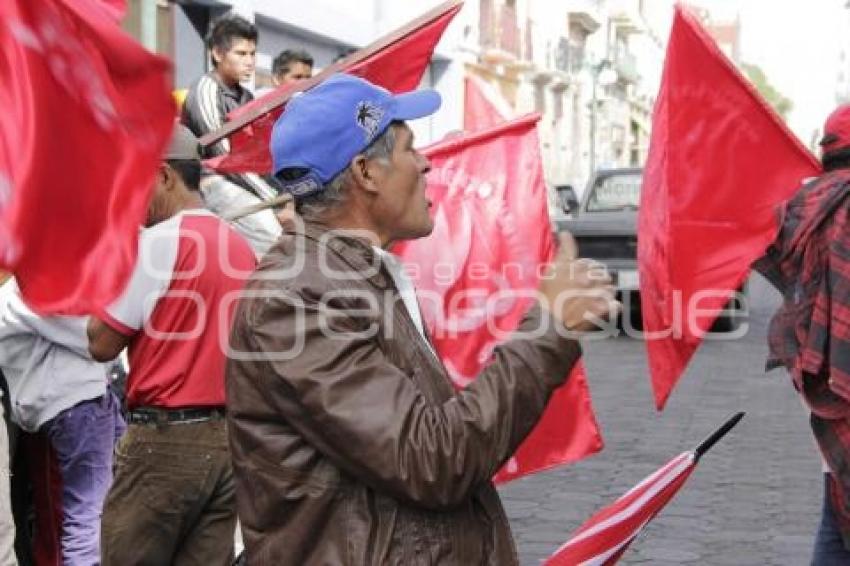 ANTORCHISTAS EN GOBERNACIÓN MUNICIPAL