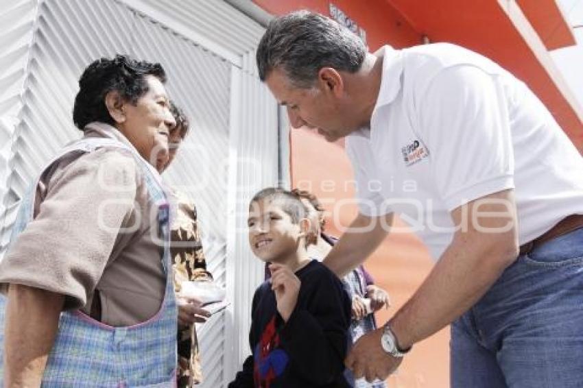 FRANCO RODRÍGUEZ RECORRE COLONIA MÁRTIRES DEL TRABAJO
