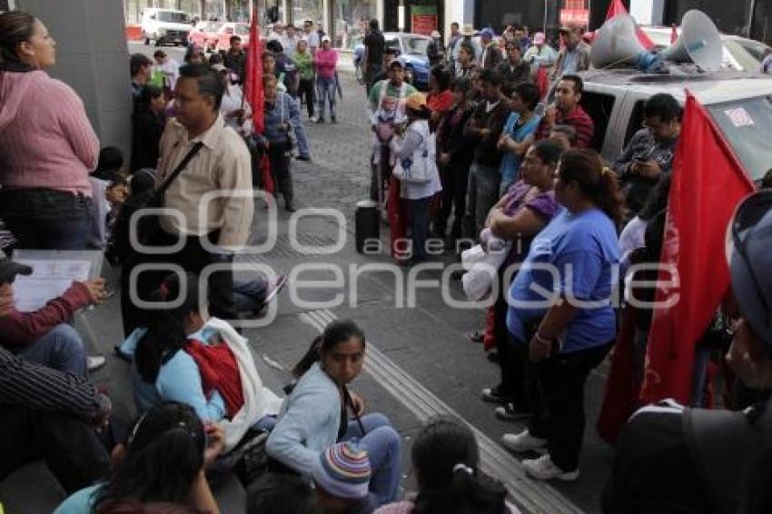 ANTORCHISTAS EN GOBERNACIÓN MUNICIPAL