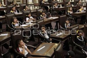 ESTUDIANTES VISITAN EL CONGRESO