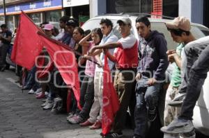 ANTORCHISTAS EN GOBERNACIÓN MUNICIPAL