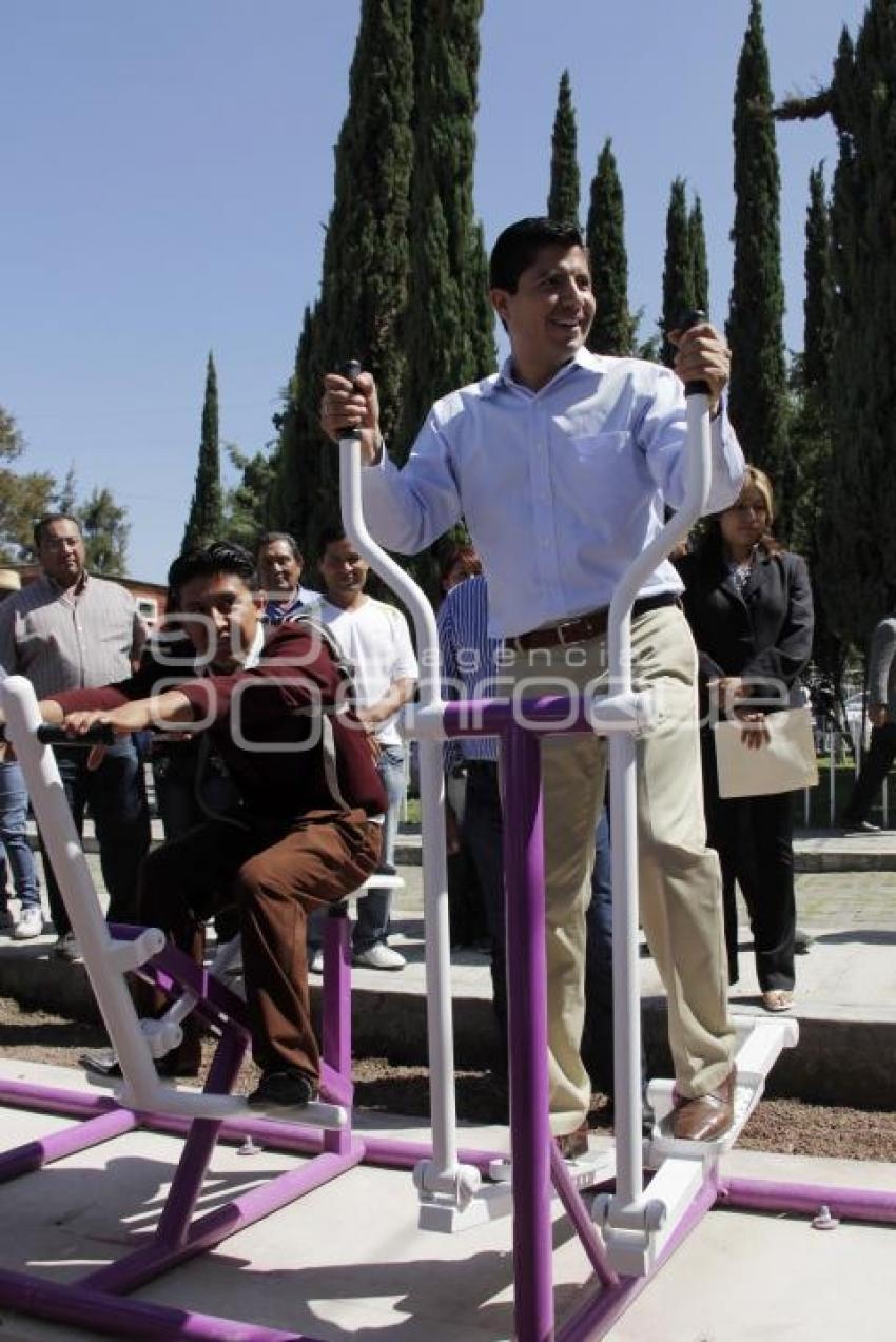 INAUGURAN GIMNASIO AL AIRE LIBRE