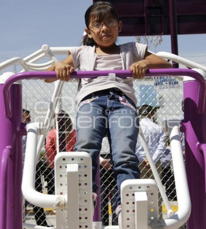 INAUGURAN GIMNASIO AL AIRE LIBRE