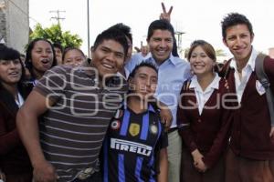 INAUGURAN GIMNASIO AL AIRE LIBRE