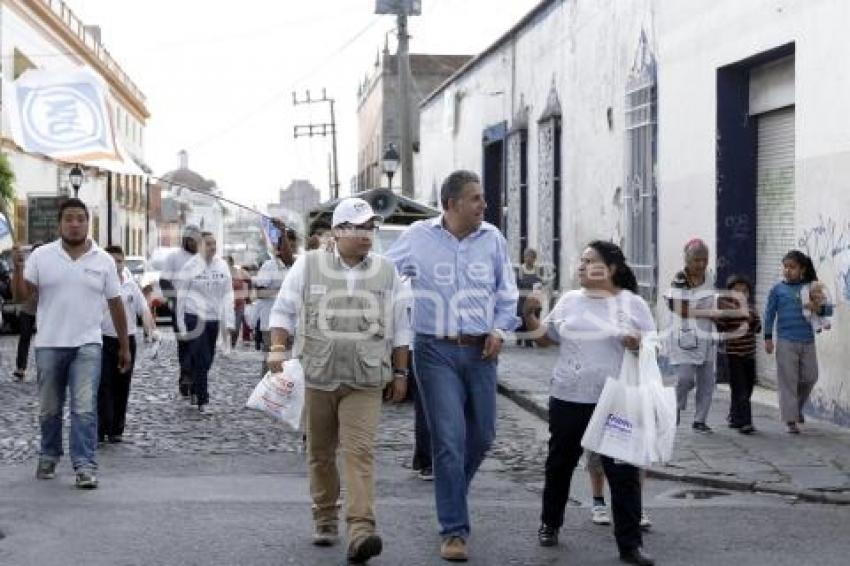 FRANCO RODRÍGUEZ SE REÚNE CON VECINOS DE ANALCO