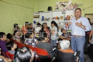 FRANCO RODRÍGUEZ SE REÚNE CON VECINOS DE ANALCO