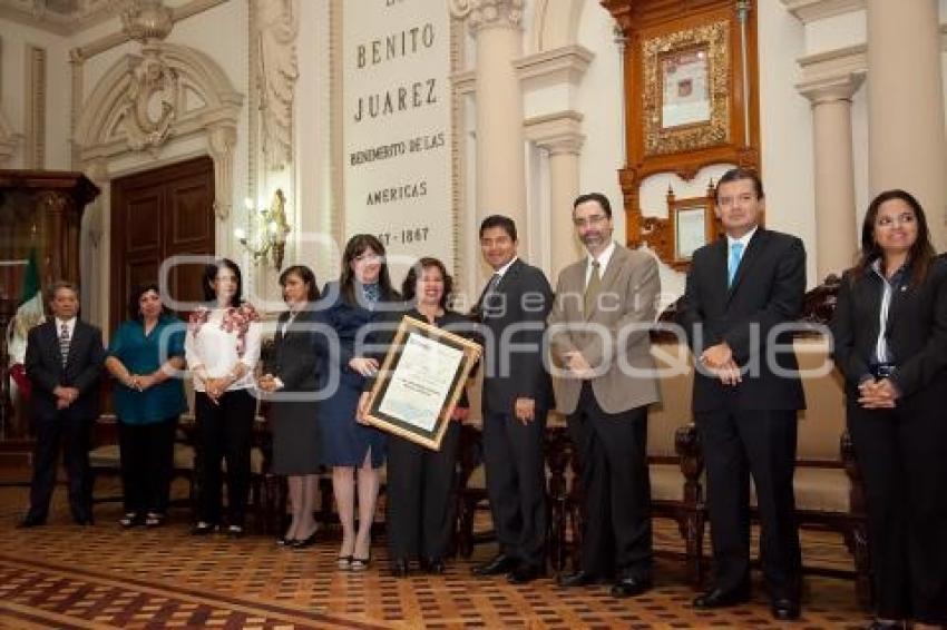 ENTREGA MÉRITO DOCENTE