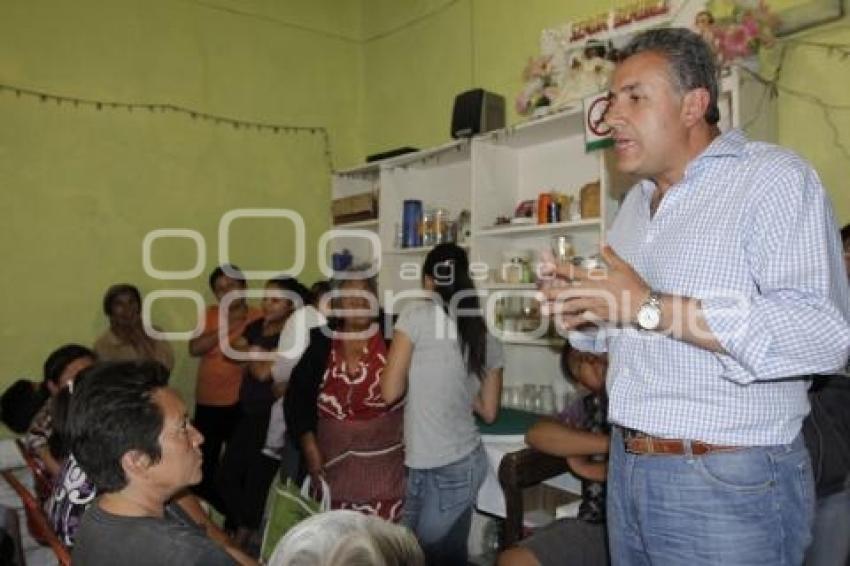 FRANCO RODRÍGUEZ SE REÚNE CON VECINOS DE ANALCO