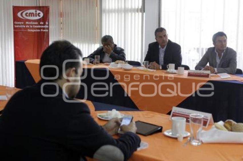 FRANCO RODRÍGUEZ SE REÚNE CON LA CMIC