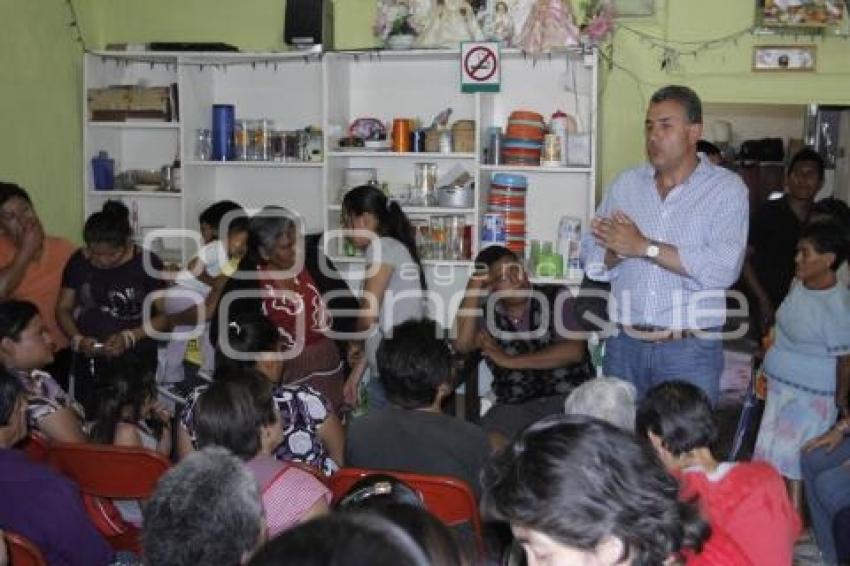 FRANCO RODRÍGUEZ SE REÚNE CON VECINOS DE ANALCO