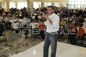 TONY GALI CON JÓVENES