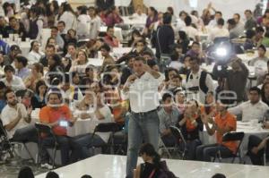 TONY GALI CON JÓVENES