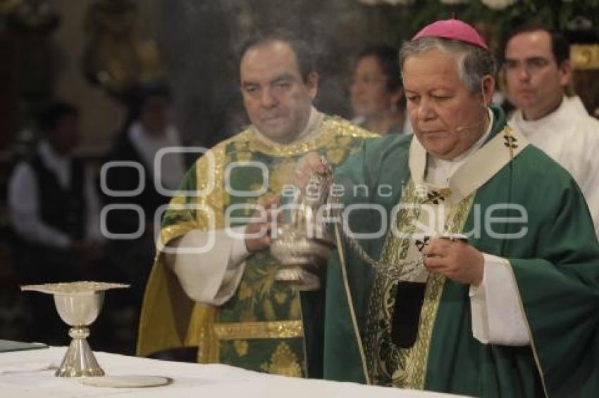 MISA . ARZOBISPO
