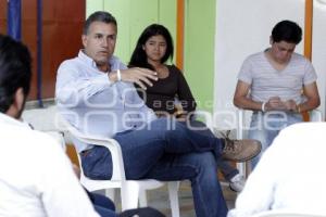 FRANCO RODRÍGUEZ SE REÚNE CON VECINOS DE VILLA ENCANTADA