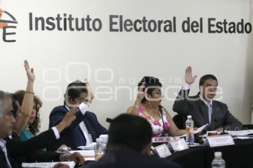 SESIÓN DEL INSTITUTO ELECTORAL DEL ESTADO. IEE