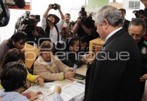 ELECCIONES VOTO ARZOBISPO VÍCTOR SÁNCHEZ