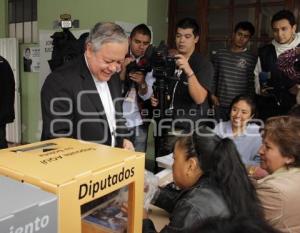 ELECCIONES VOTO ARZOBISPO VÍCTOR SÁNCHEZ