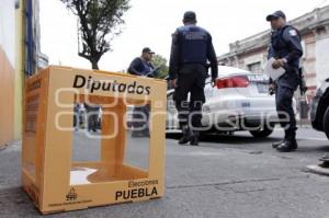 ROBAN URNAS EN LA 13 ORIENTE