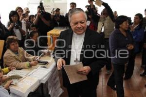 ELECCIONES VOTO ARZOBISPO VÍCTOR SÁNCHEZ