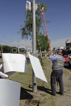 AYUNTAMIENTO RETIRA PROPAGANDA ELECTORAL