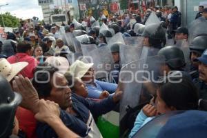 DESALOJAN A MANIFESTANTES DEL IEE